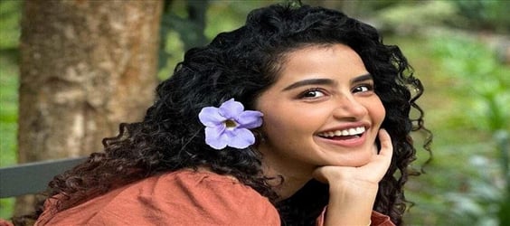 ഒരു മാറ്റം ആഗ്രഹിച്ചാണ് ഈ സിനിമ തിരഞ്ഞെടുത്തത്; അൾട്ര ഗ്ലാമർ ചിത്രം ചെയ്യുന്നതിനെ കുറിച്ച് അനുപമ പരമേശ്വൻ!